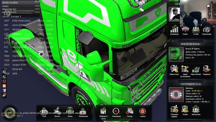 The streamer streams with a kid