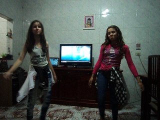 GABY E JUJU DANÇANDO