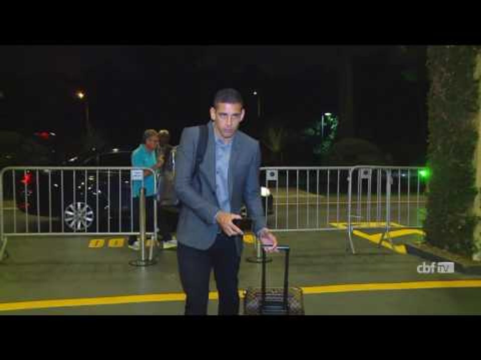 Diego e Diego Souza falam na chegada da Seleção Brasileira para os jogos das Eliminatórias