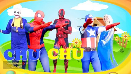 Chu chu ua. Elsa Spiderman infantil. Compañia chuchua. brazo extendido puño cerrado dedos
