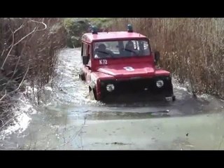 Download Video: Rimini - Vigili del Fuoco, corso di guida su terreni 