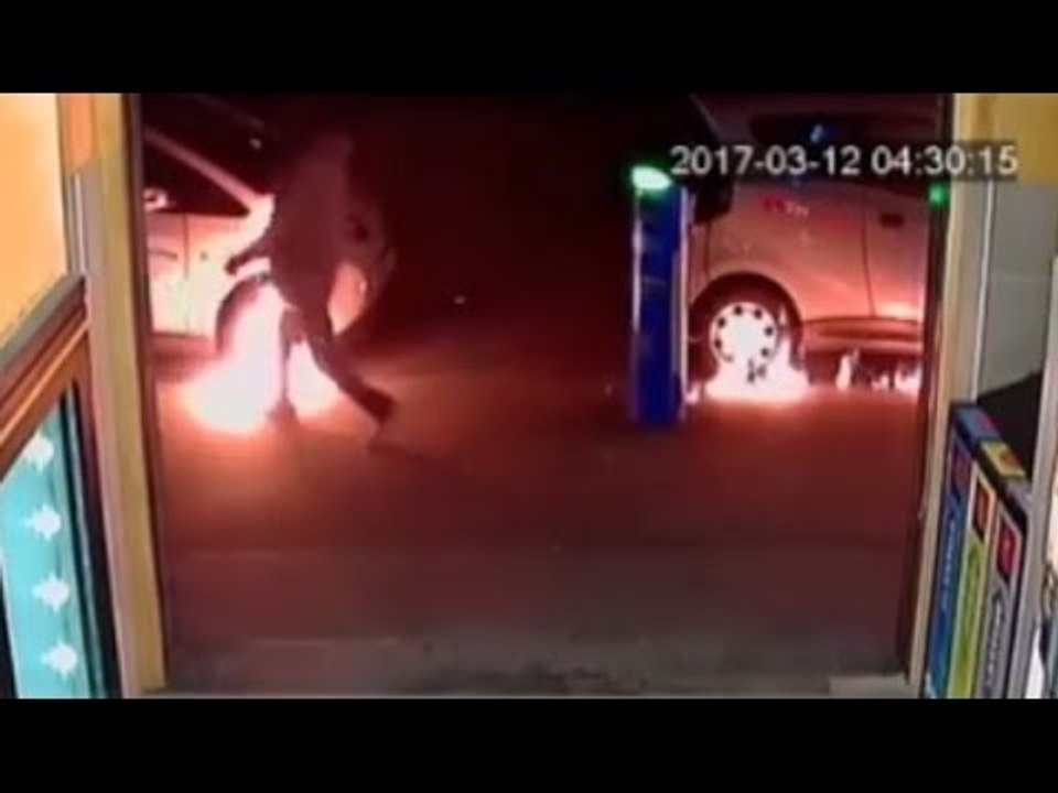 Torino - Incendiate tre car sharing in piazza Derna: arrestato piromane (15.03.17)