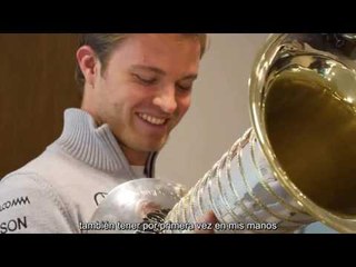 Nico Rosberg celebra su título en la sede de Mercedes F1