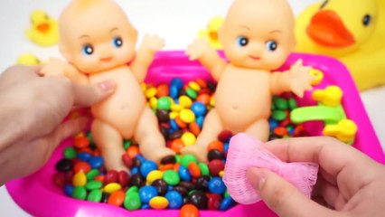 ABC Song l Poop Baby Doll Twin Bath Time Learn Colors Choco Candy Play-3pc-BF2K2