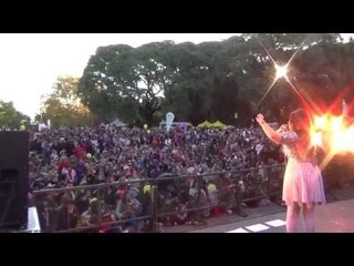 Recital gratuito y solidario en Parque Patricios - Cantando con Adriana