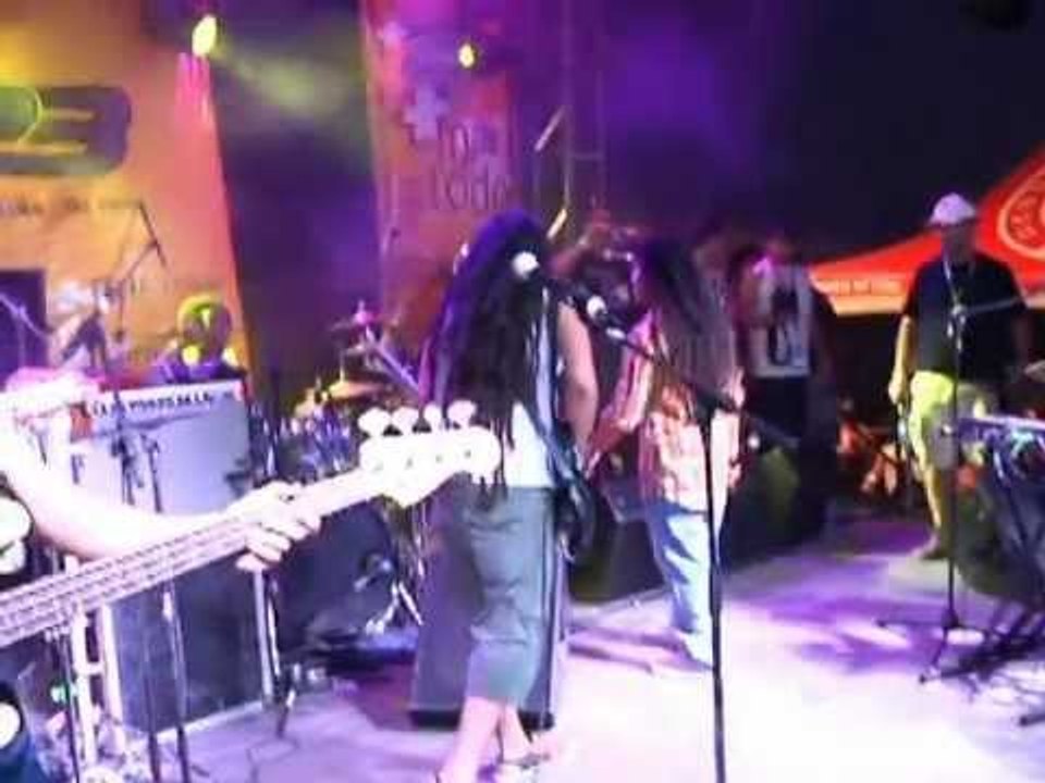 I-Nesta feat SoldJah Band  ( Show Gondwana en Panama )
