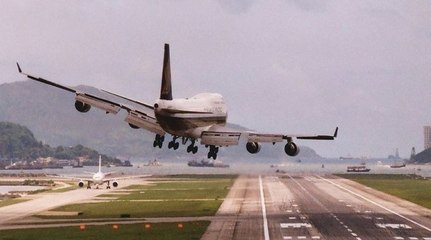 Spectacular Pakistan GILGIT ATR Landing