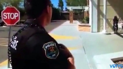 policias idiotas y graciosos parte 1