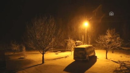 Van'da Kar Yağışı