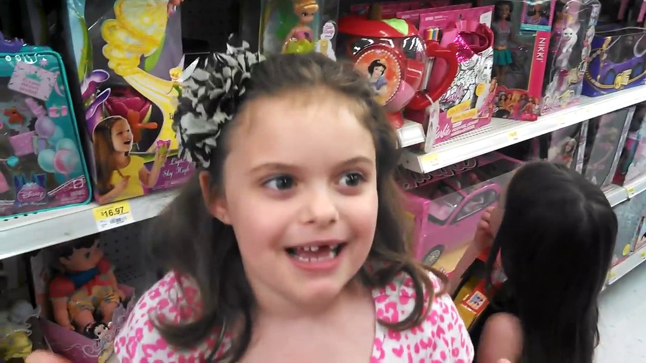Girls Sings Frozen Songs While Shopping for Elsa Toys Let It Go