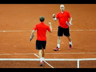 David Goffin clinches a great doubles point
