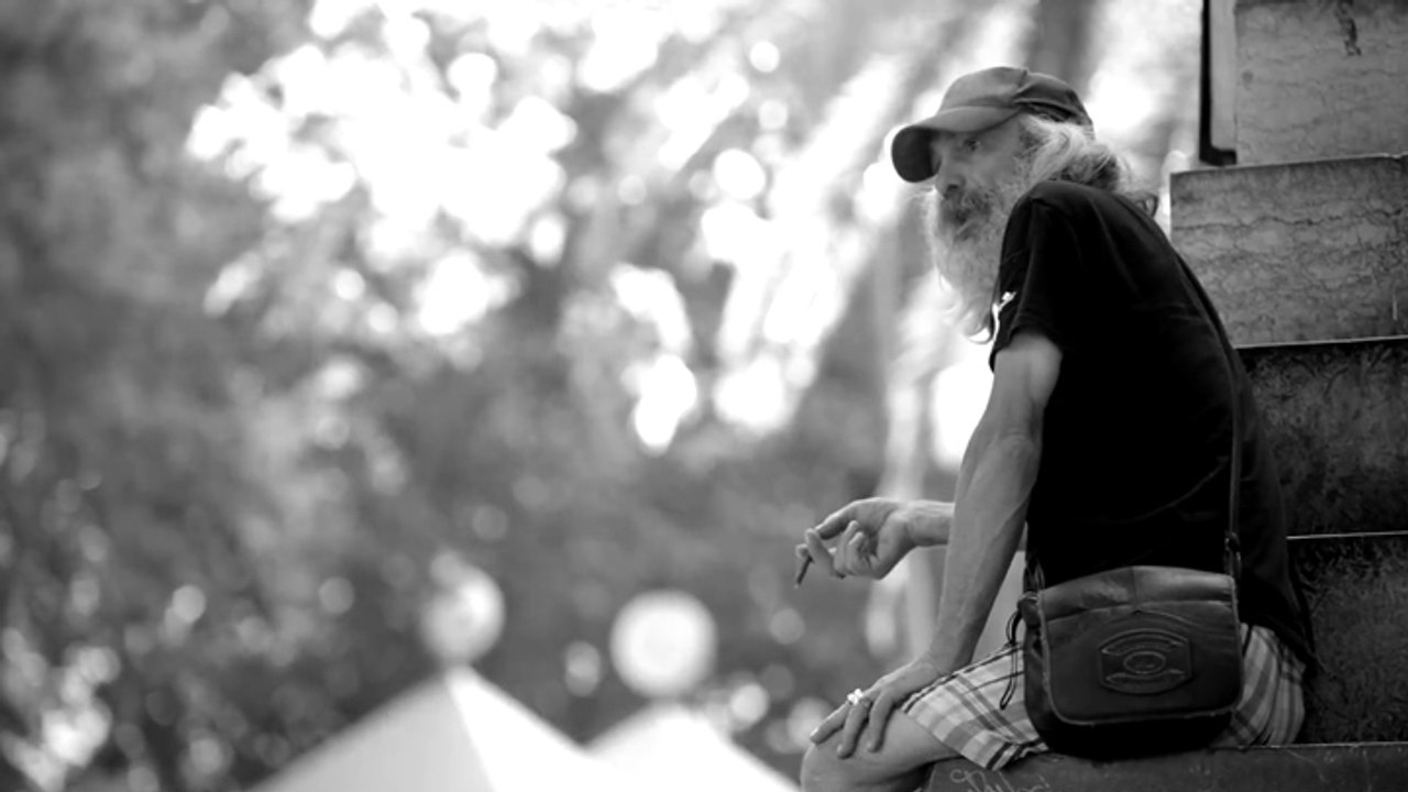 Un SDF se fait relooker