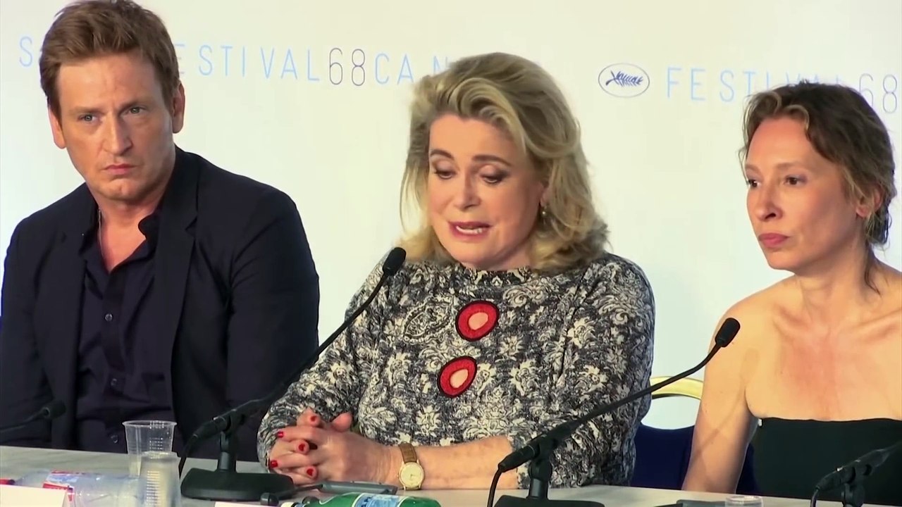 Catherine Deneuve pousse un coup de gueule contre les réseaux sociaux