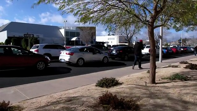 Un SUV passe en mode Transformer au milieu du trafic pour éviter les bouchons