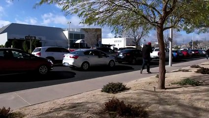 Un SUV passe en mode Transformer au milieu du trafic pour éviter les bouchons