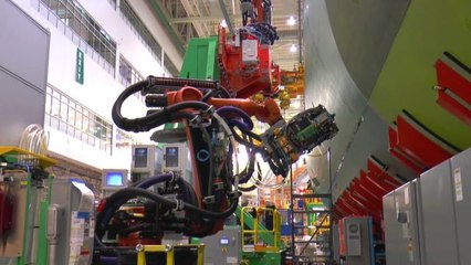 It Takes 60,000 Rivets and Two Robots to Build a Boeing 777 Fuselage