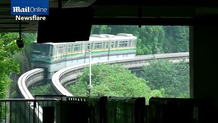 Đoàn tàu "đâm xuyên" tòa nhà 19 tầng