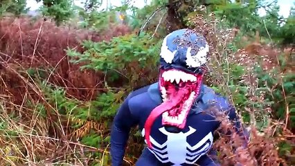 Spiderman vs Venom vs Batman with Santa Claus! Real Life Superhero Movie!