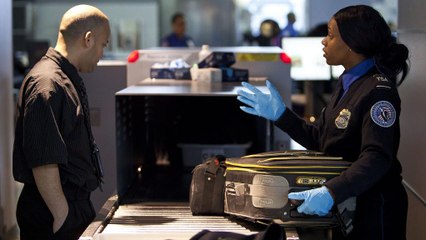 США заборонили пасажирам авіарейсів з Близького Сходу перевозити електронні пристрої на борту