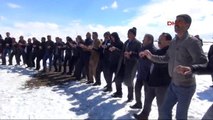 Hakkari Yüksekova'daki Nevruz Kutlamalarında Slogan Atılınca Polis Madahale Etti