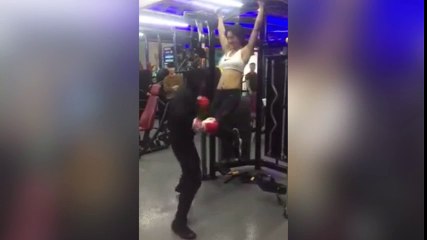 Abdominales a lo Kung Fu: ¡A puñetazo limpio!