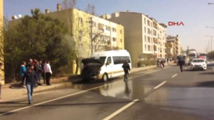 Manisa Hareket Halindeki Servis Minibüsü Yandı