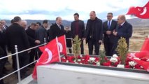 Bakan Akdağ, Kahraman Şehit Fethi Sekin'in Kabrini Ziyaret Etti