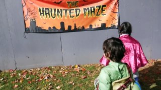 Дети для Хэллоуин часто посещаемый дом песни |