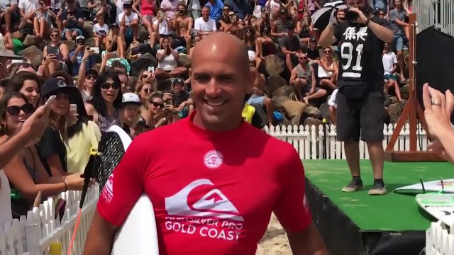 Adrénaline - Surf : Kelly Slater est-il trop vieux pour le World Tour ?