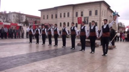 Baharın Müjdesi 'Nevruz Bayramı' Hafif Kar Yağışlı Havada Kutlandı