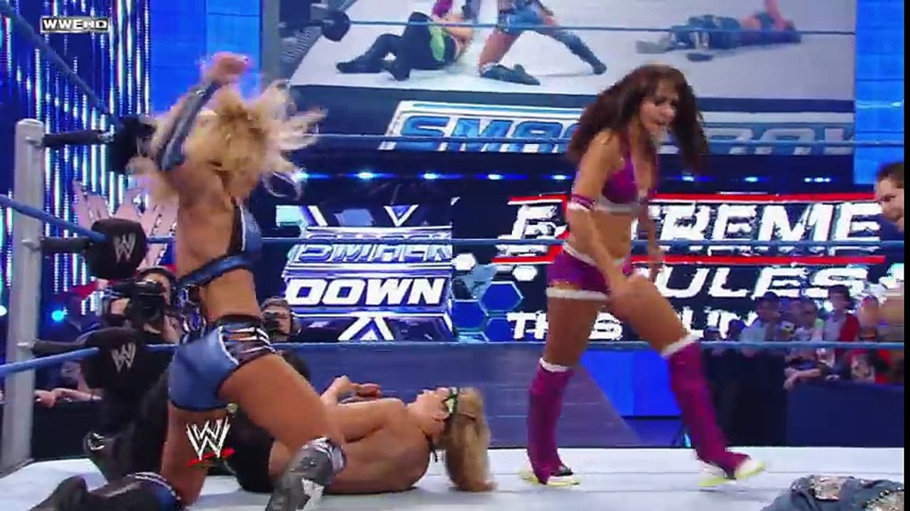 SmackDown  Beth Phoenix & Mickie James vs. Michelle McCool