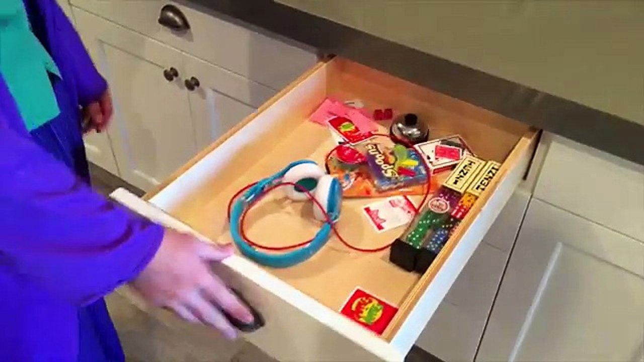 Bad Babies Tape Joker Girls Mouth Shut!?! Crazy Superhero Spiderman Joke