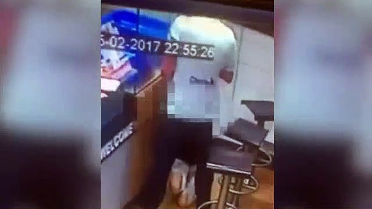 Mais que fait ce couple dans un Domino's