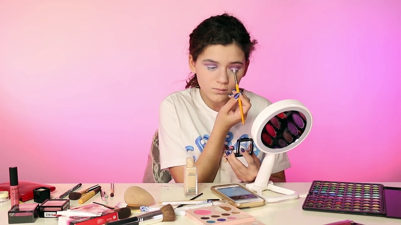 Melanie Martinez - Dollhouse Inspired Makeup Tutorial