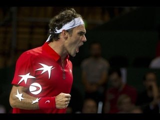 Shot of the Day - Roger Federer (SUI) remains cool at the net