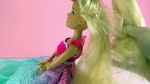 GIGANTISCHE BARBIE Königin mit endlos langen HAAREN zum Frisieren | Barbie deutsch Spiel m