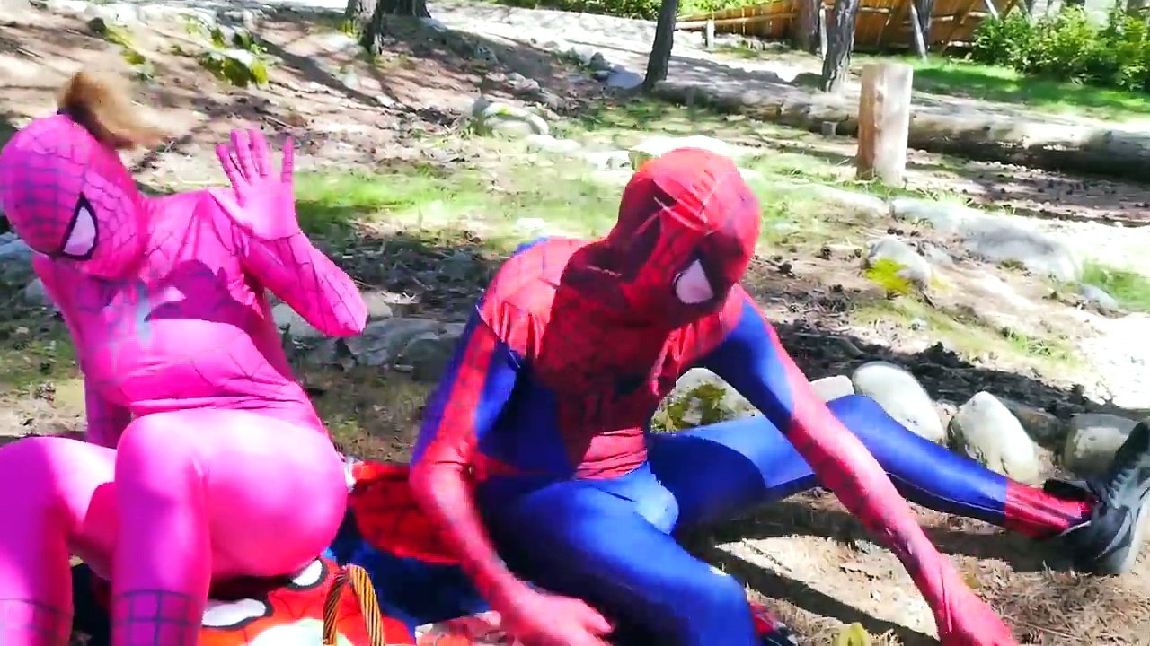 Pink Spidergirl Pregnant w/ Spiderman & Baby Hulk In Real Life! Superhero ft Gollum, Froze