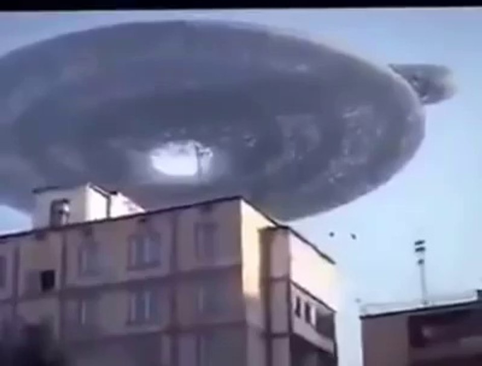 Real UFO Sightings 2016 - Mysterious Spaceship...