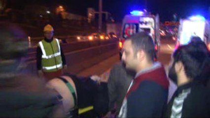 Taksi Beton Bariyerlere Saplandı: 1 Ölü 2 Yaralı