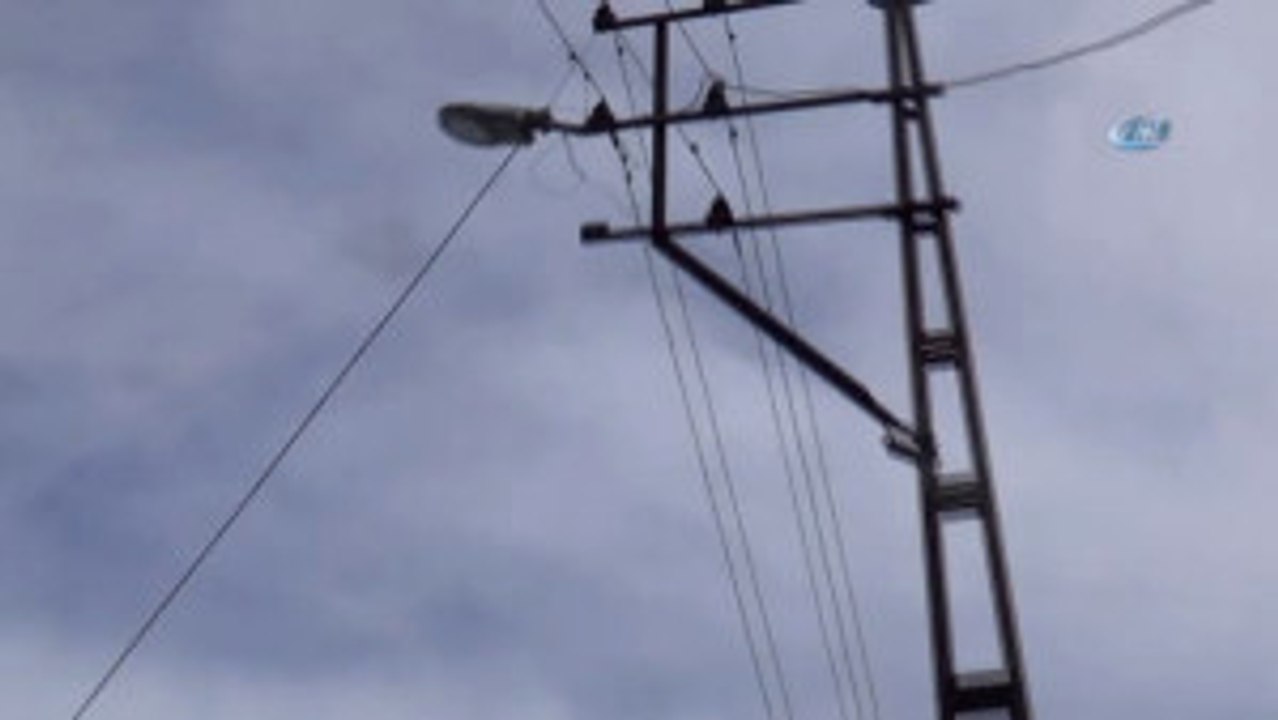 Kalp ve Şeker Hastası Yaşlı Adam Mum Işığında Yaşam Mücadelesi Veriyor