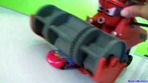 DISNEY PIXAR CARS NEW DIECASTS with FRANK THE COMBINE TRACTOR TIPPING TRUCK Carry Case Toys-GGehf