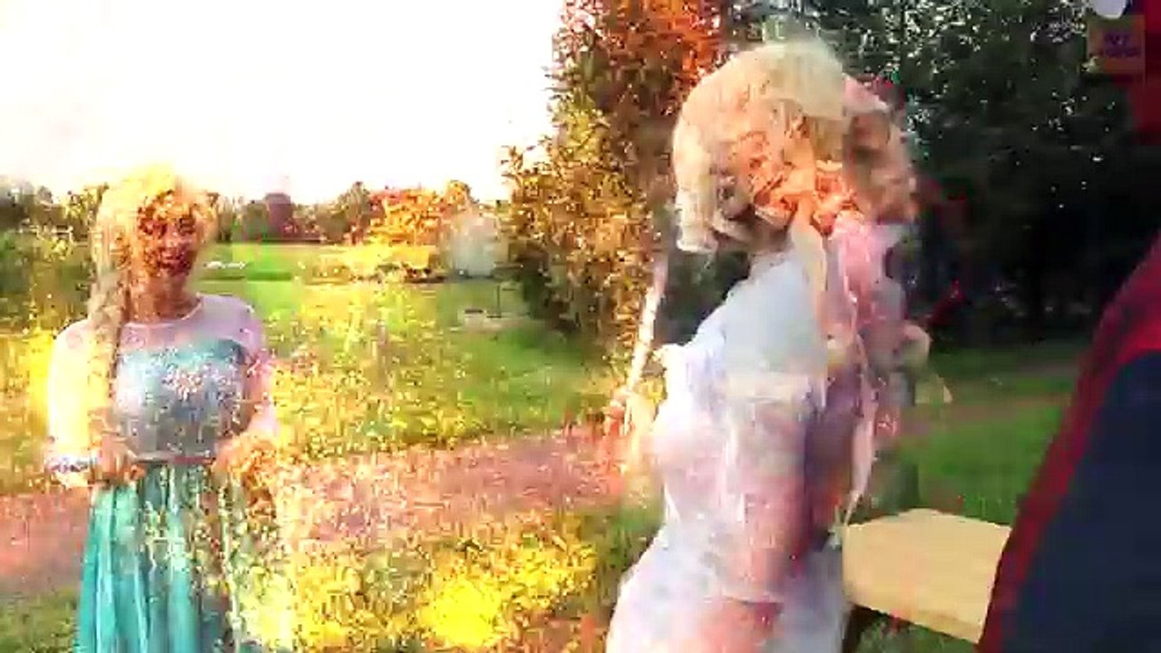 Frozen Elsa Becomes a Fairy To Help Cinderella & Spiderman! w/ Pink Spidergirl Mermaid, Ar