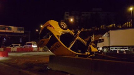 Ticari Taksi Takla Attı: 1 Ölü, 2 Yaralı