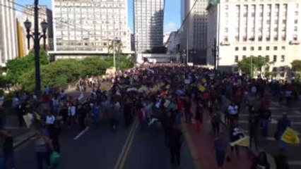 Brezilyalı Öğretmenlerden "Emeklilik" Protestosu - Sao