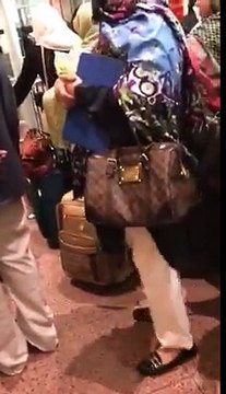 Ex Chief Justice of Pakistan Iftikhar Chaudhry in trouble in Airport