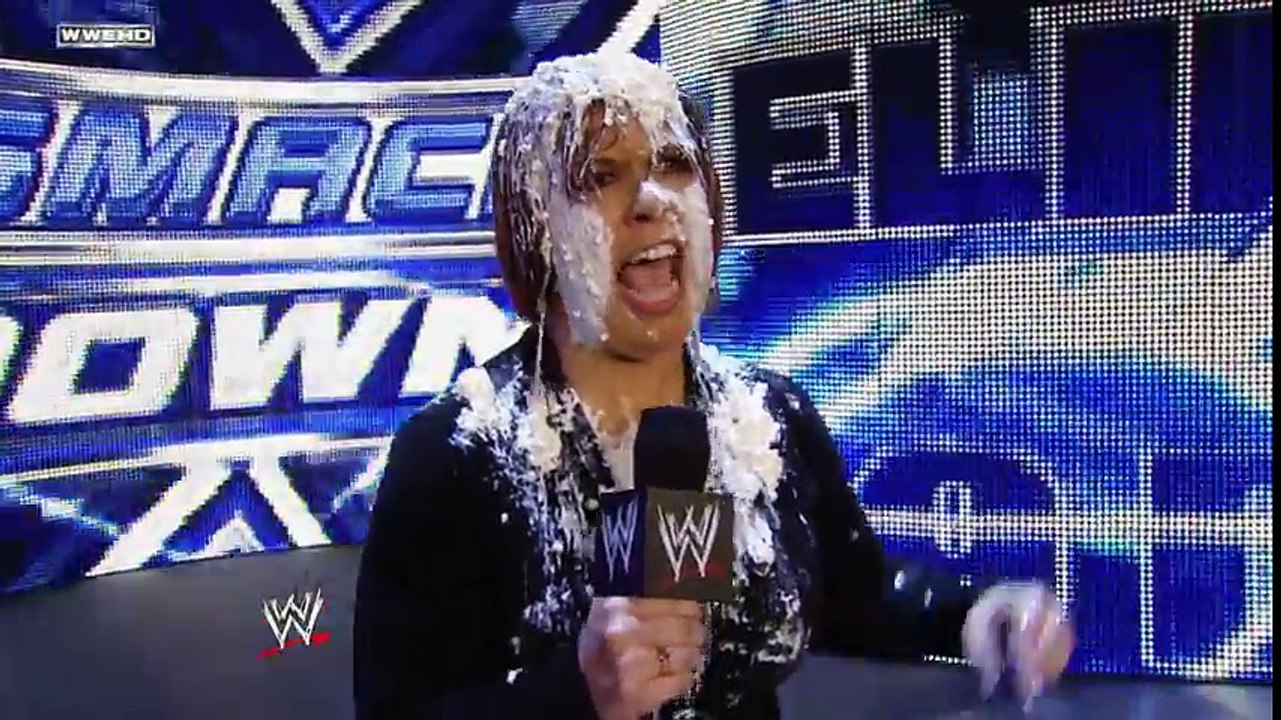 SmackDown  Mickie James vs. Michelle McCool & Layla