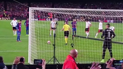 Diego Alves congratulating Lionel Messi for his goal, this is football