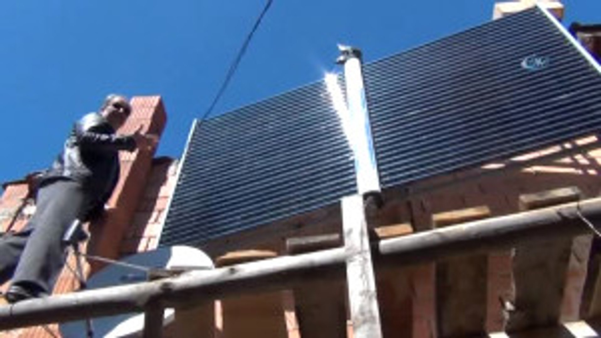 Kalorifer Sistemini Güneş Enerjisiyle Çalıştırarak Evini Isıtıyor -  Dailymotion Video