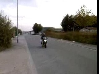 petite acceleration d un superbe cbr de mon meilleur pote