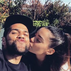 Dani Alves kadar sevilsek yeter, sevgilisi onu...